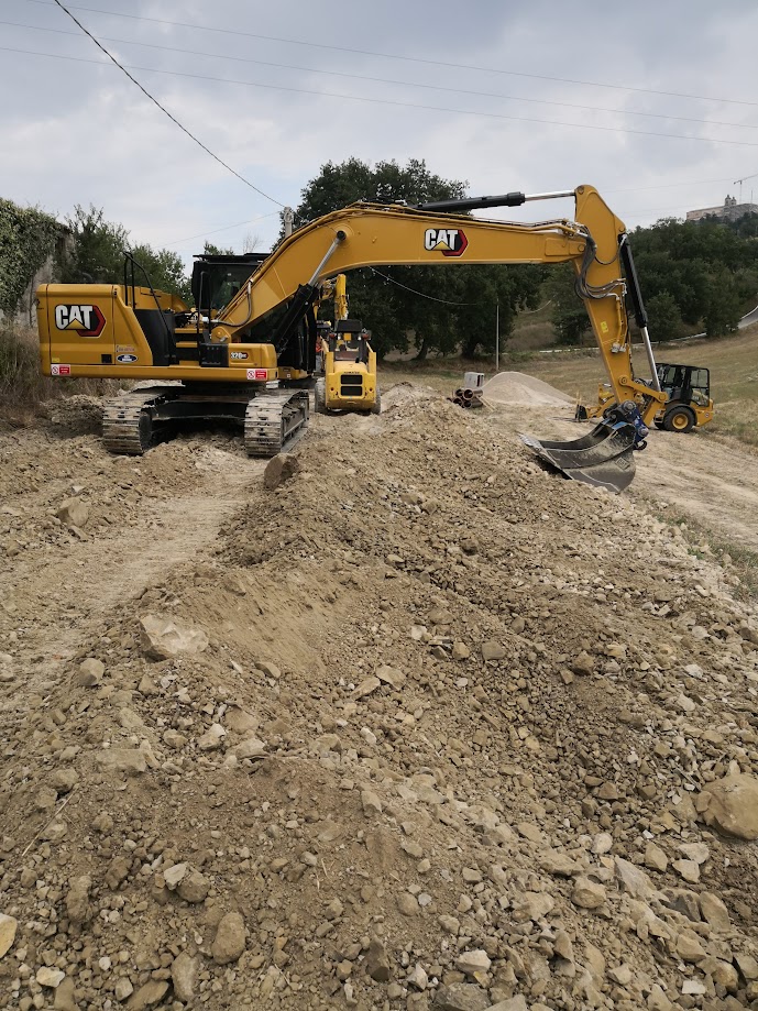 Movimento-terra-per-infrastrutture-tolentino